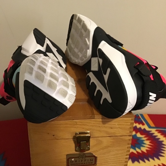 🔥Sale, wmns, Nike Air Huarache City Multi-color, like new, size 12US, no box, - Picture 2 of 7